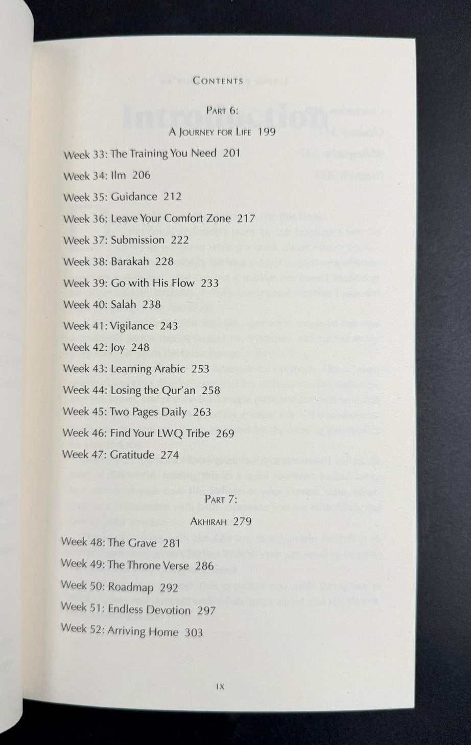 Living with the Qur’an – A Must-Have for Every Muslim Home by Mufti Menk | Islamic Guidance Book 3