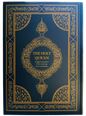 Le Saint Coran, traduction anglaise des significations et commentaires par Ustaz Abdullah Yusuf Ali (édition reliée).